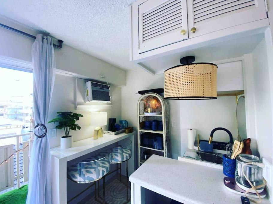 Seashore Waikiki Studio 1 Block From A Beach No Resort Fees Гонолулу Экстерьер фото