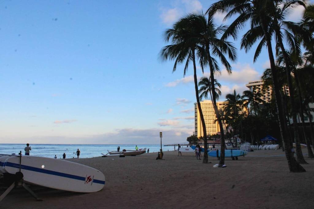 Seashore Waikiki Studio 1 Block From A Beach No Resort Fees Гонолулу Экстерьер фото