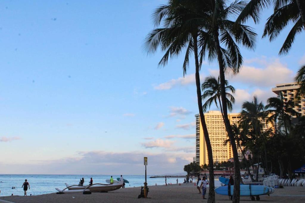 Seashore Waikiki Studio 1 Block From A Beach No Resort Fees Гонолулу Экстерьер фото